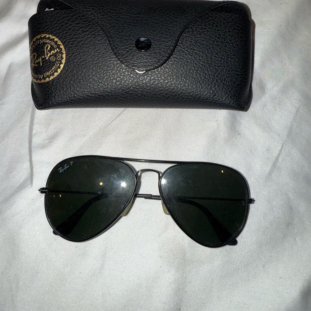Ray-Ban Black Aviator Sunglasses with Dark Lenses